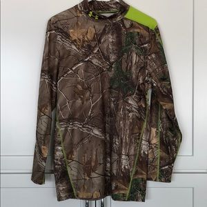 Youth size XL under armor base layer